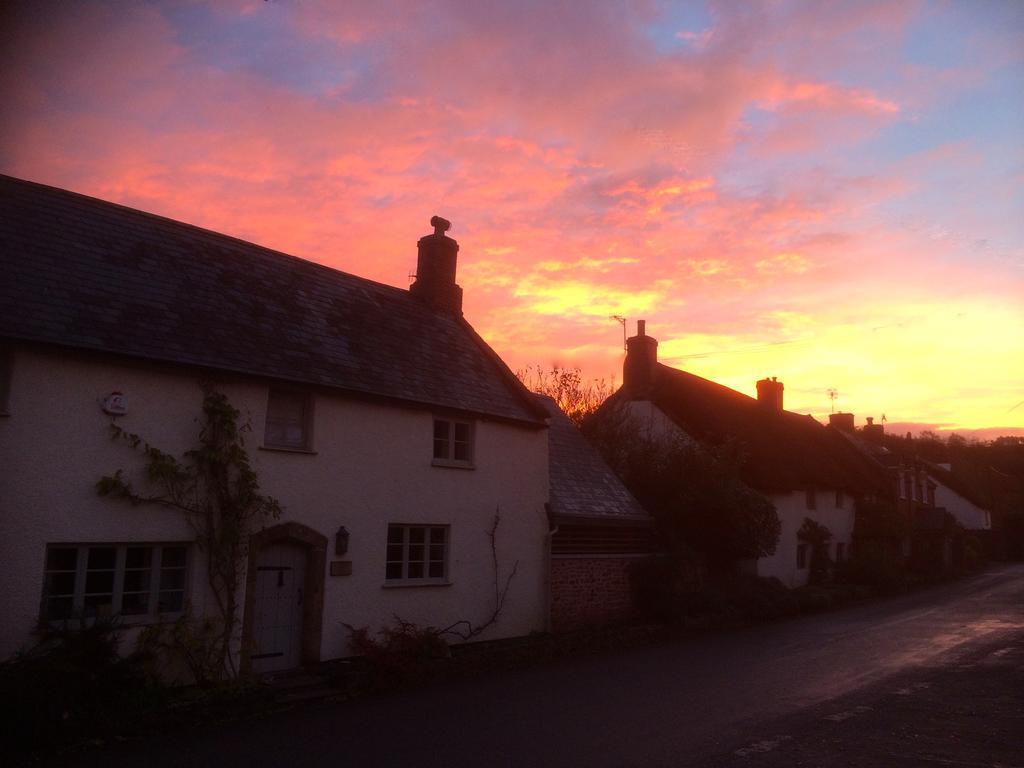 Notley Arms Inn Exmoor National Park Elworthy Экстерьер фото